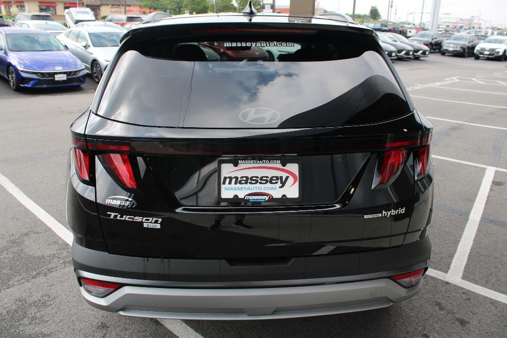 new 2025 Hyundai TUCSON Hybrid car, priced at $33,256
