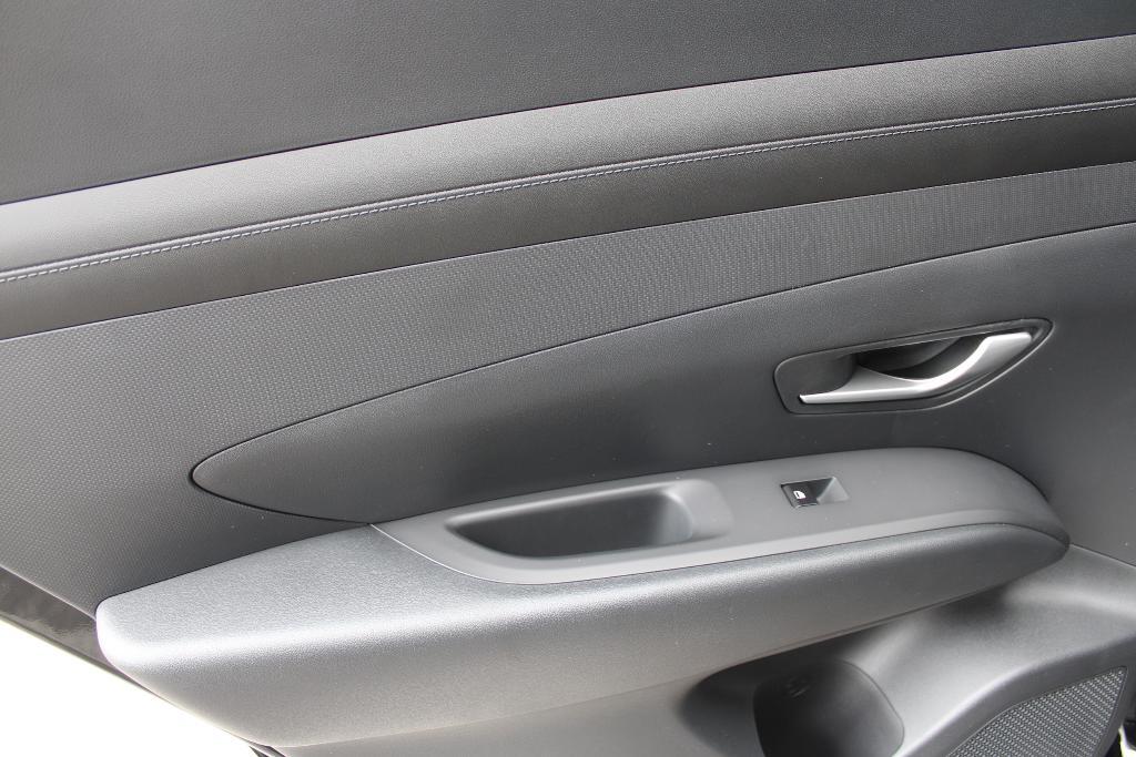 new 2025 Hyundai TUCSON Hybrid car, priced at $33,256