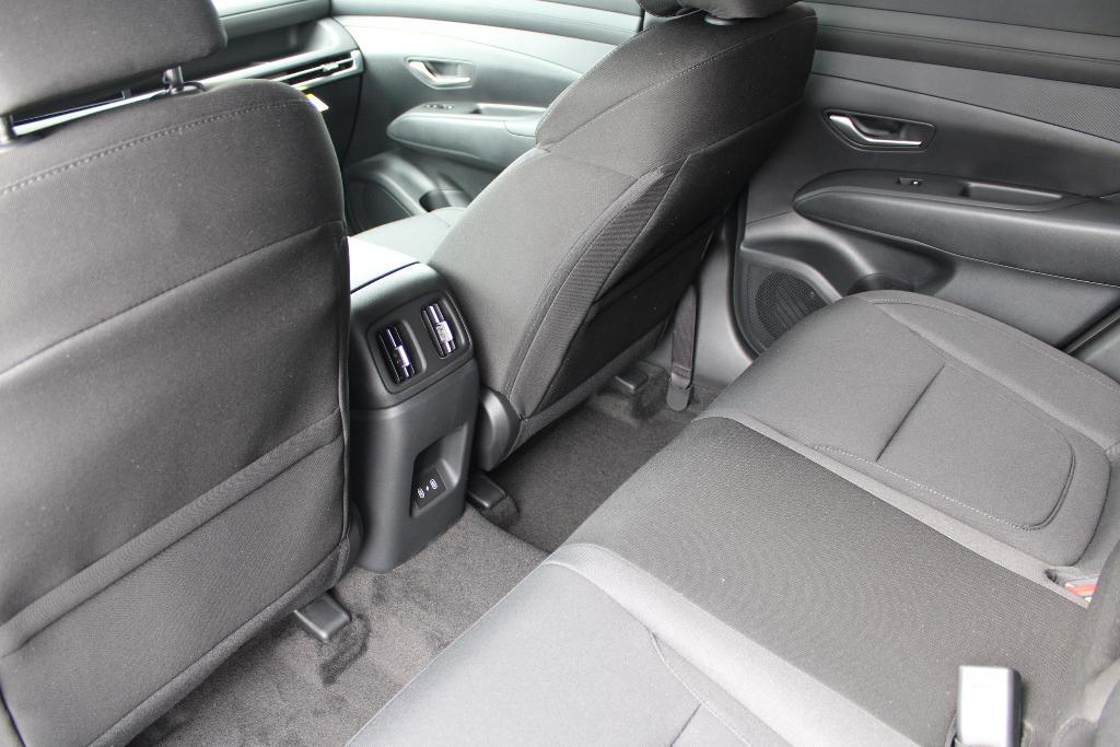 new 2025 Hyundai TUCSON Hybrid car, priced at $33,256