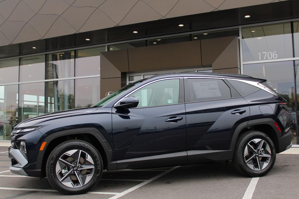 new 2025 Hyundai Tucson Hybrid car, priced at $36,758