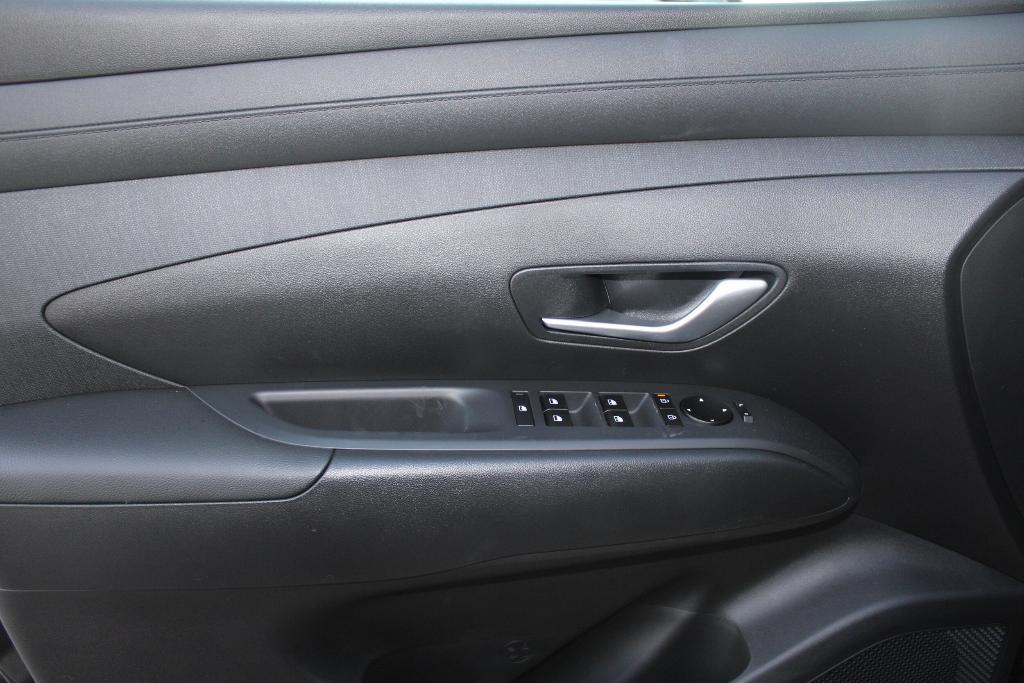 new 2025 Hyundai TUCSON Hybrid car, priced at $37,758