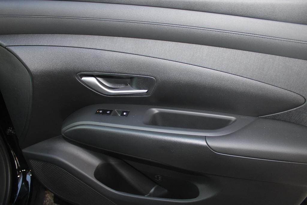 new 2025 Hyundai TUCSON Hybrid car, priced at $37,758
