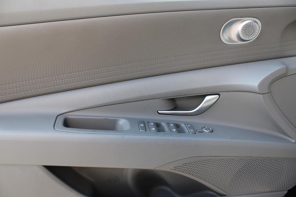 new 2025 Hyundai ELANTRA HEV car, priced at $25,303