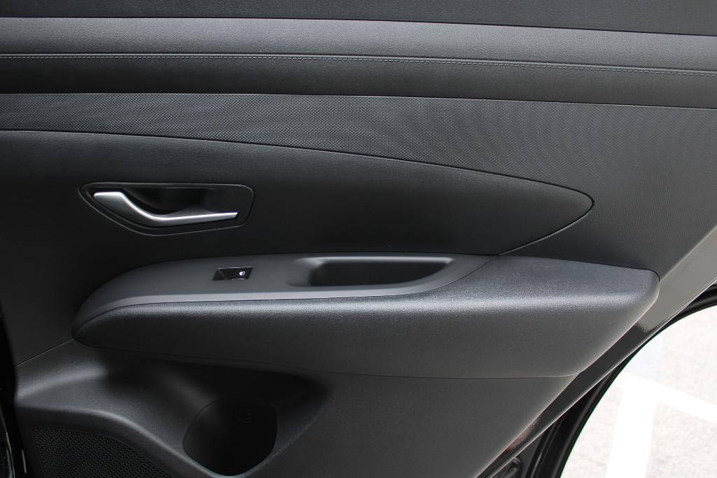 new 2025 Hyundai TUCSON Hybrid car, priced at $33,416