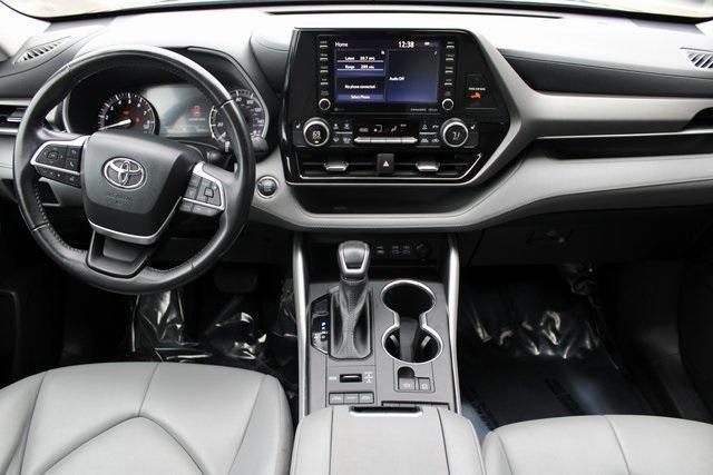 used 2022 Toyota Highlander car, priced at $34,471