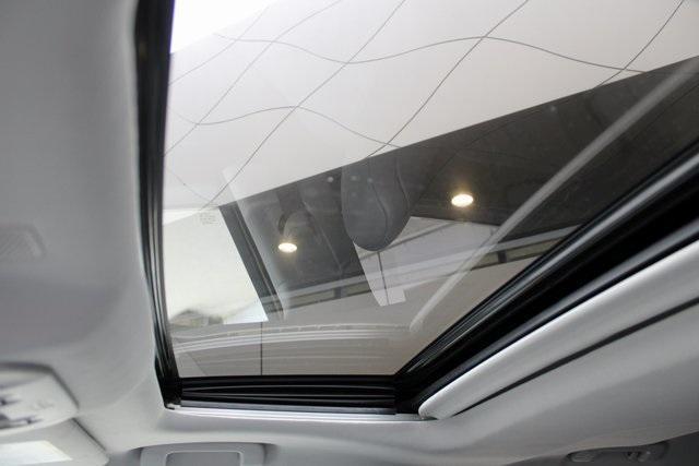 used 2022 Toyota Highlander car, priced at $34,471