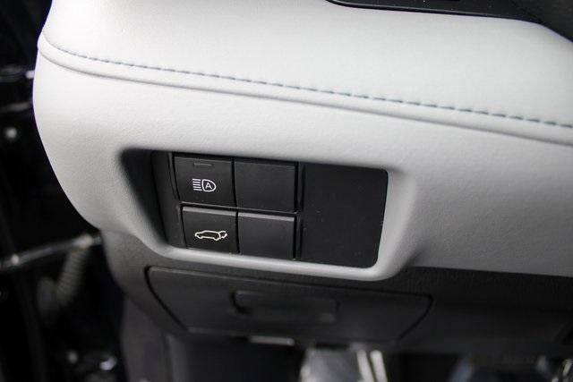 used 2022 Toyota Highlander car, priced at $34,471