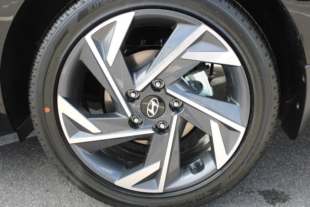 new 2025 Hyundai Elantra car, priced at $26,549