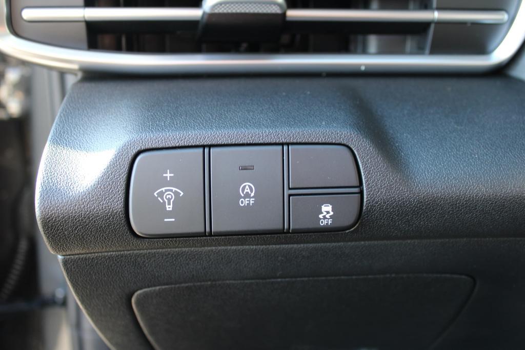 new 2025 Hyundai Elantra car, priced at $22,015