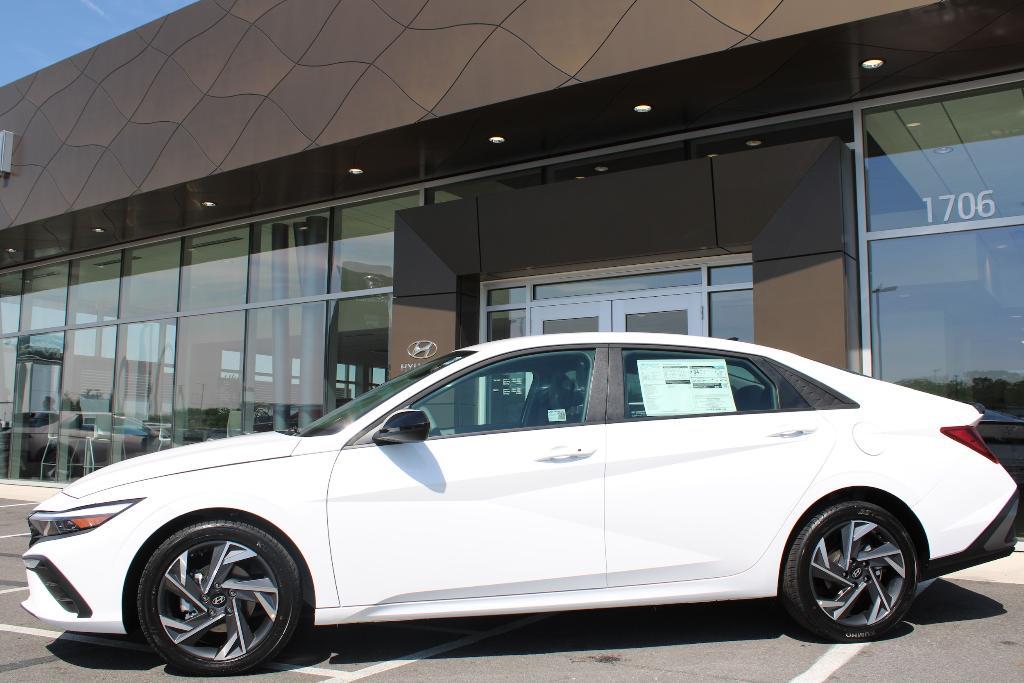 new 2025 Hyundai Elantra car, priced at $23,866