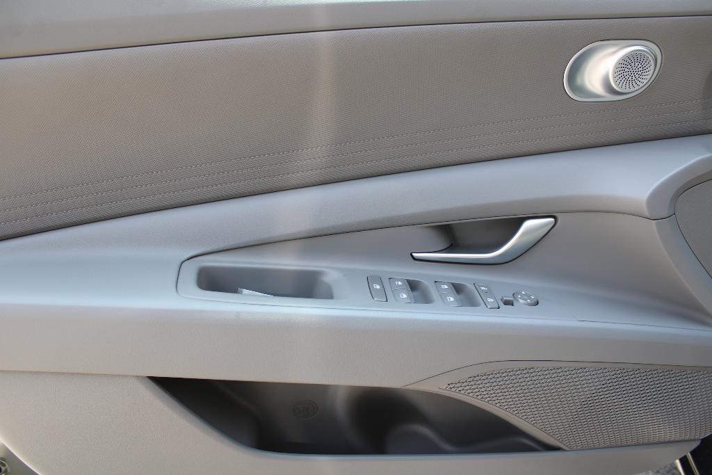 new 2025 Hyundai ELANTRA HEV car, priced at $25,548