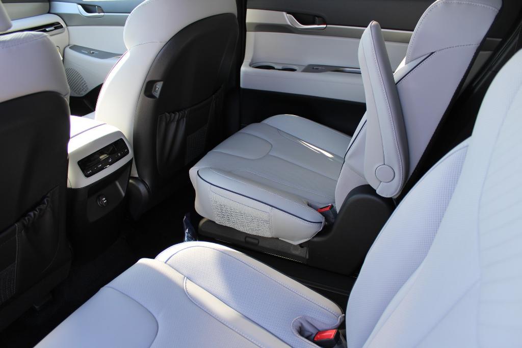 new 2025 Hyundai Palisade car, priced at $43,084