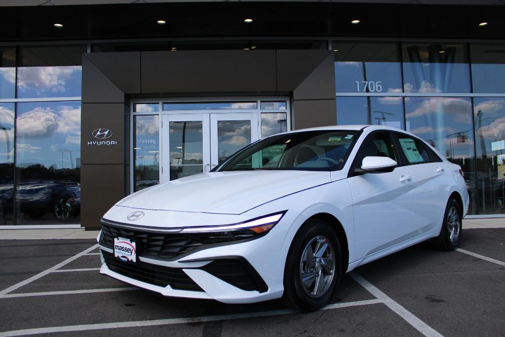 new 2025 Hyundai Elantra car, priced at $23,672