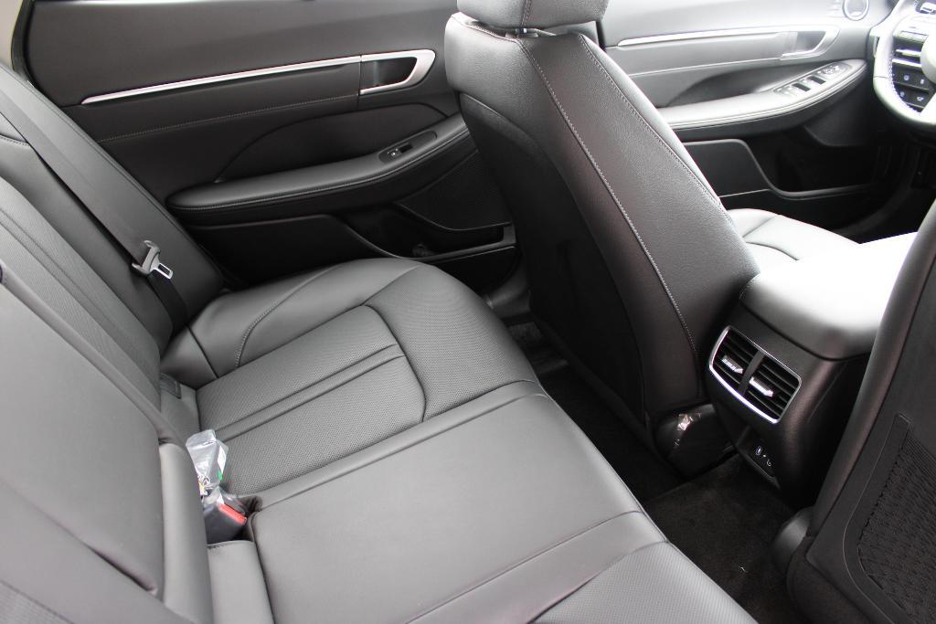 new 2025 Hyundai Sonata Hybrid car, priced at $38,160