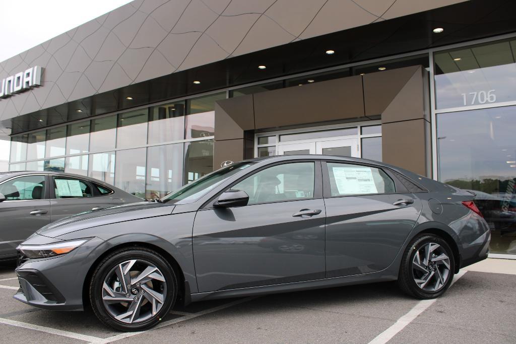 new 2025 Hyundai Elantra car, priced at $23,214