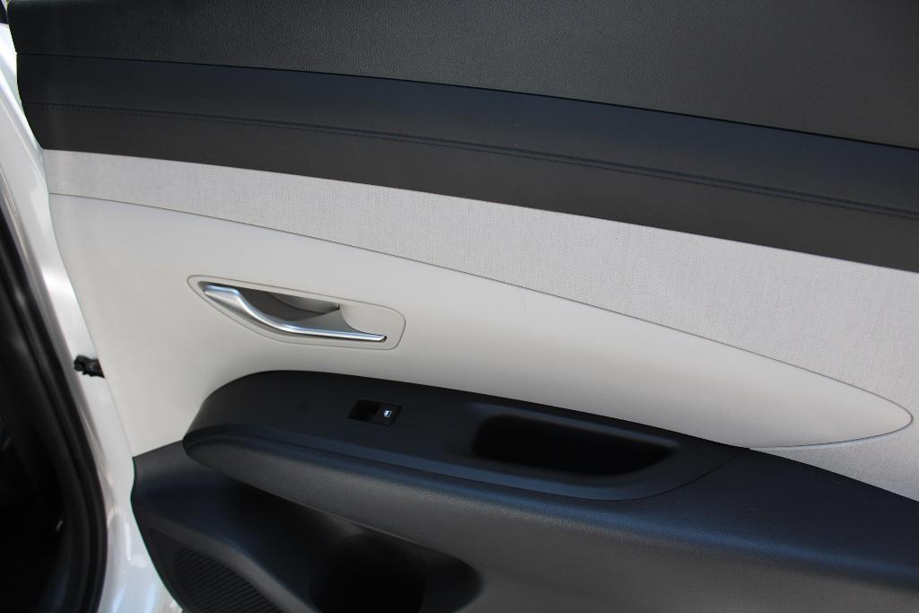 new 2025 Hyundai TUCSON Hybrid car, priced at $38,308