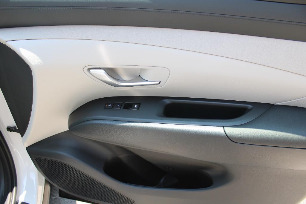 new 2025 Hyundai TUCSON Hybrid car, priced at $38,308