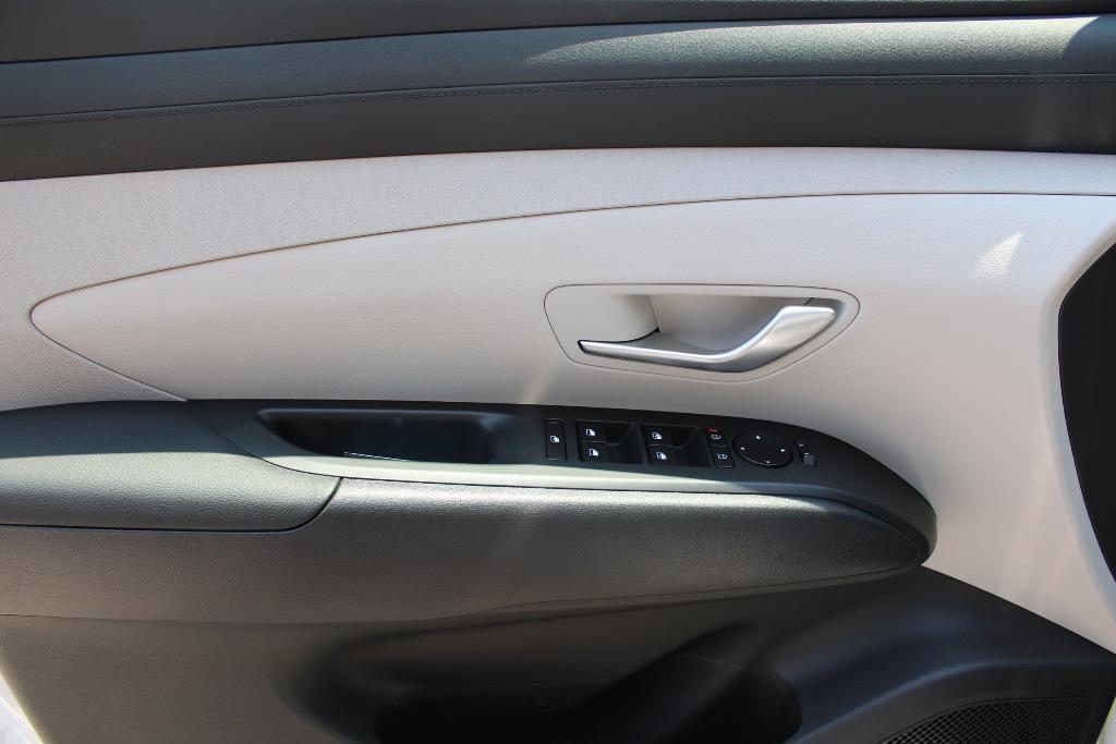 new 2025 Hyundai TUCSON Hybrid car, priced at $38,308