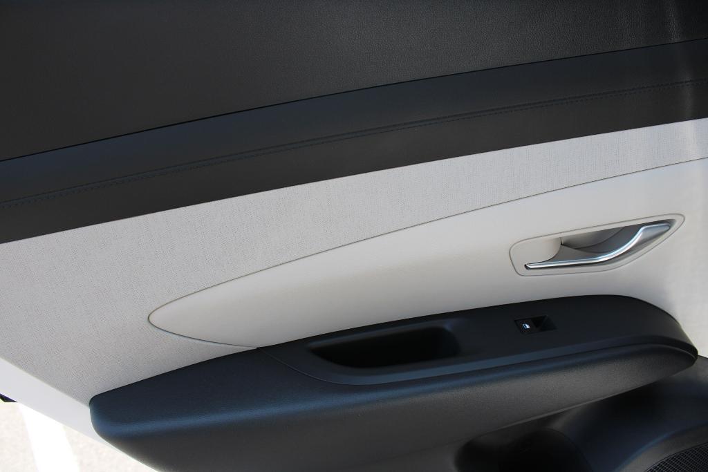 new 2025 Hyundai TUCSON Hybrid car, priced at $38,308