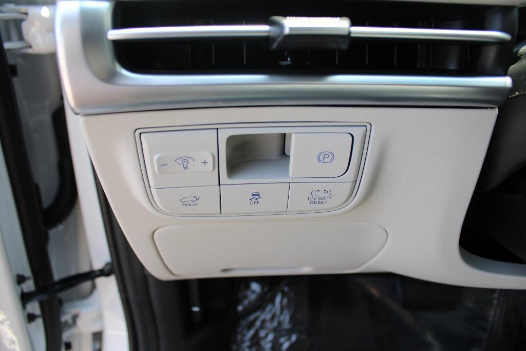 new 2025 Hyundai TUCSON Hybrid car, priced at $38,308