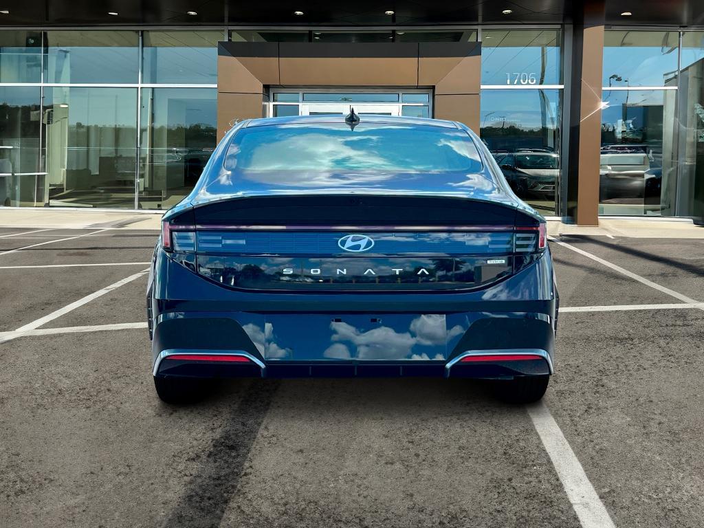 new 2025 Hyundai Sonata Hybrid car, priced at $30,824