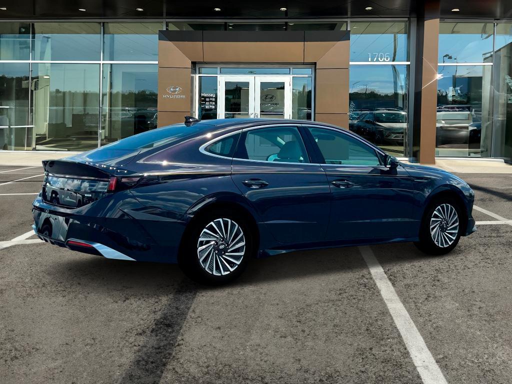 new 2025 Hyundai Sonata Hybrid car, priced at $30,824