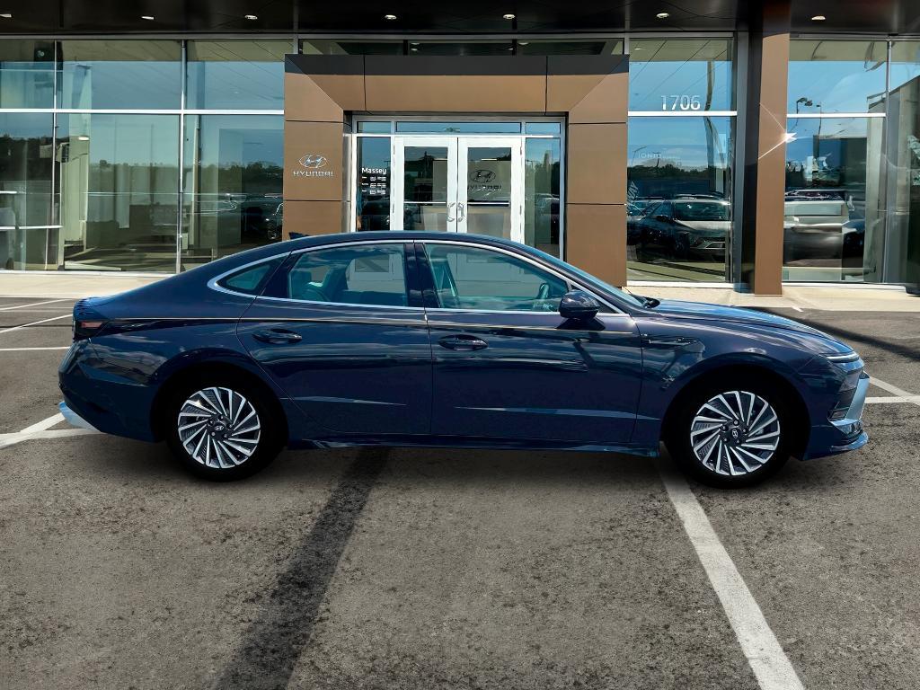 new 2025 Hyundai Sonata Hybrid car, priced at $30,824
