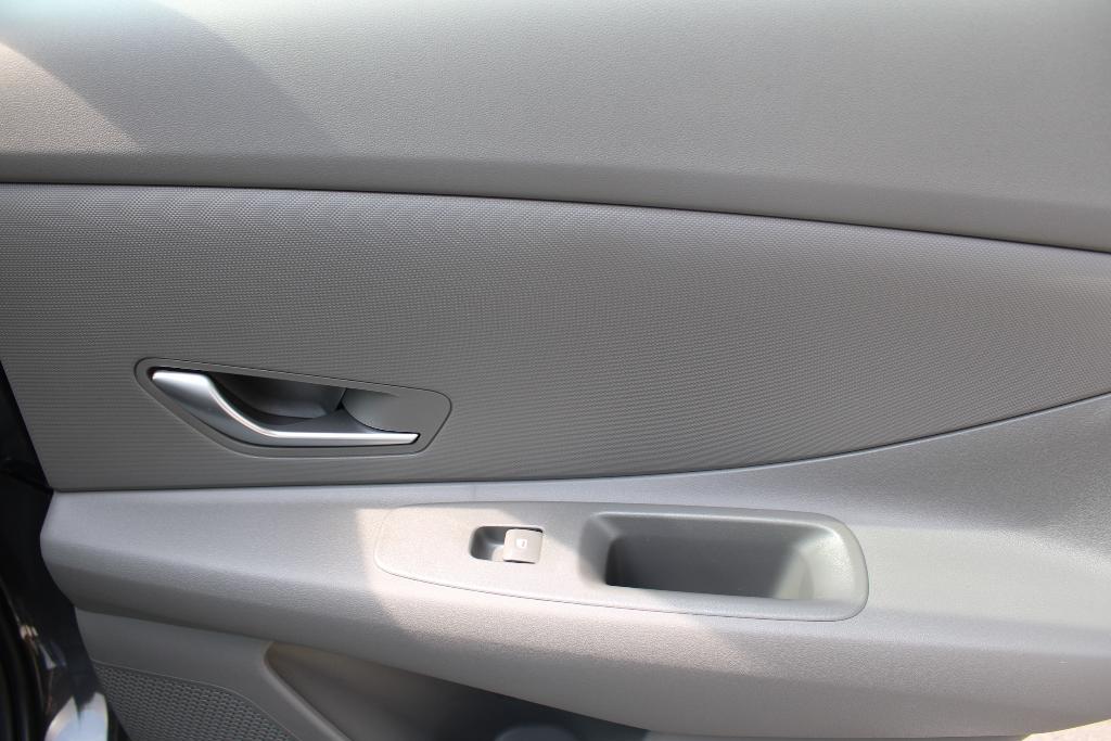 new 2025 Hyundai ELANTRA HEV car, priced at $26,026