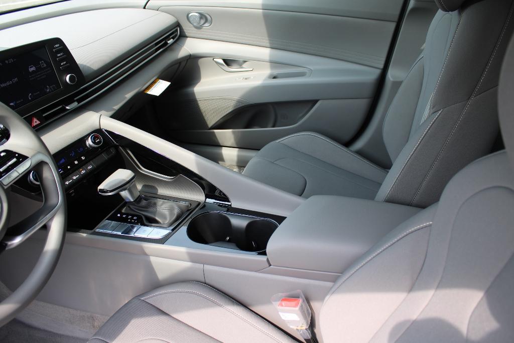 new 2025 Hyundai ELANTRA HEV car, priced at $26,026