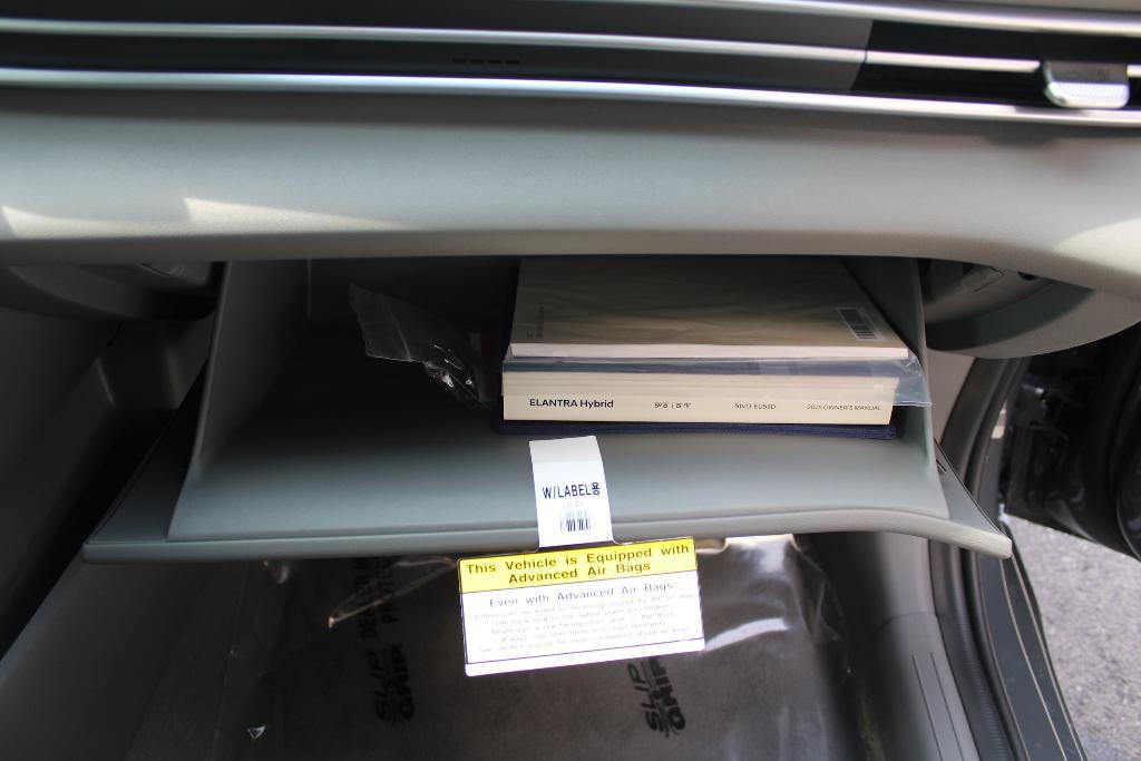 new 2025 Hyundai ELANTRA HEV car, priced at $26,026