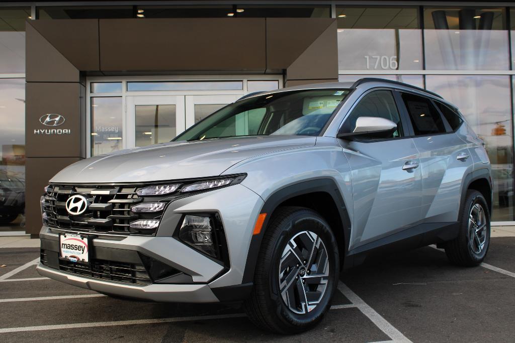 new 2025 Hyundai Tucson Hybrid car, priced at $34,014