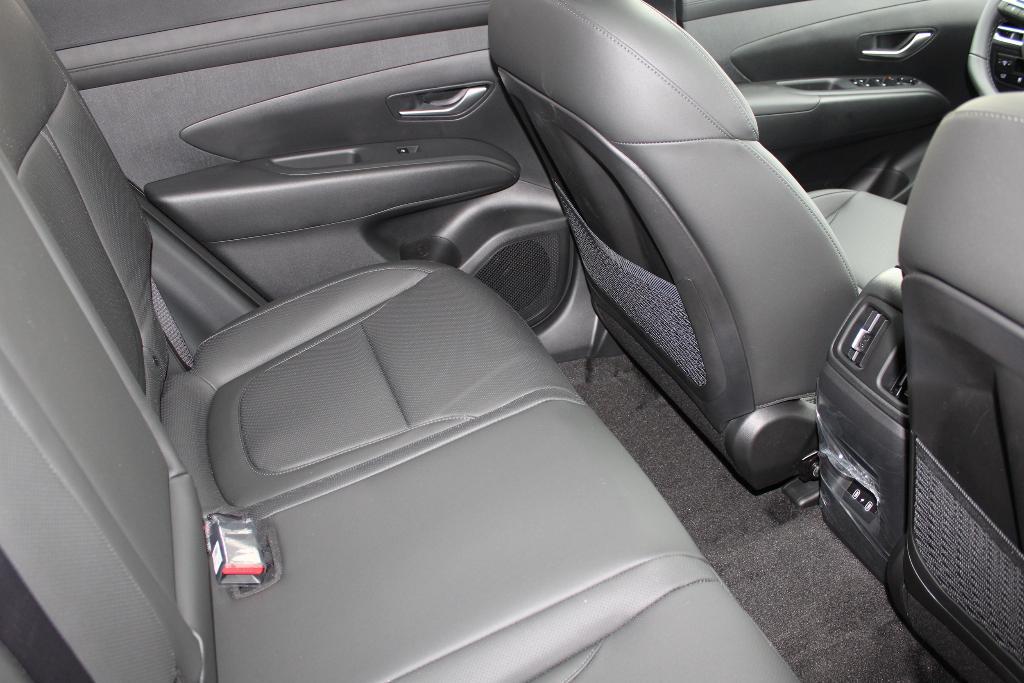 new 2025 Hyundai TUCSON Hybrid car, priced at $36,381