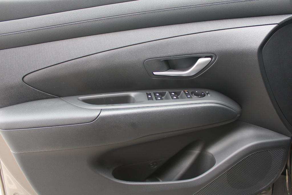 new 2025 Hyundai TUCSON Hybrid car, priced at $36,381