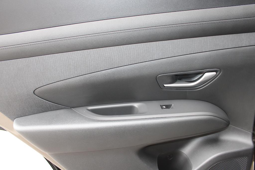 new 2025 Hyundai TUCSON Hybrid car, priced at $36,381