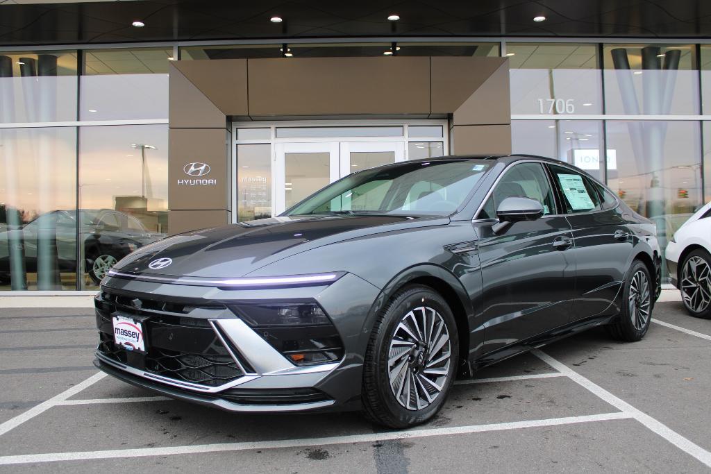 new 2025 Hyundai Sonata Hybrid car, priced at $38,078