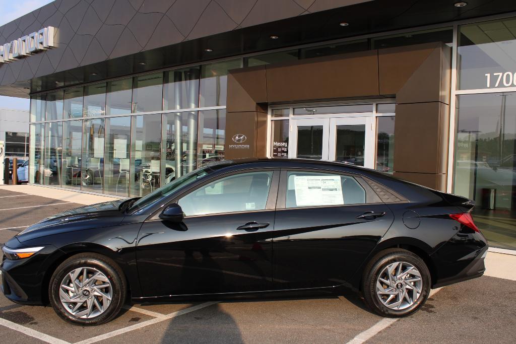 new 2025 Hyundai ELANTRA HEV car, priced at $25,503