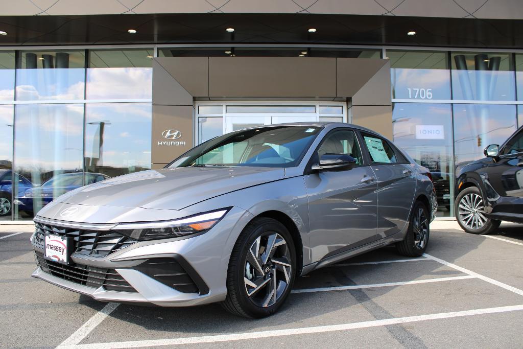 new 2025 Hyundai Elantra car, priced at $24,301