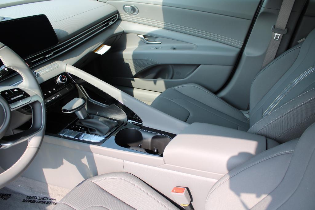 new 2025 Hyundai ELANTRA HEV car, priced at $27,956
