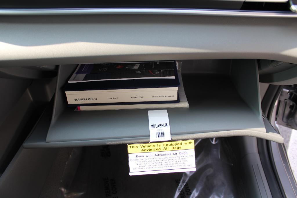new 2025 Hyundai ELANTRA HEV car, priced at $27,956