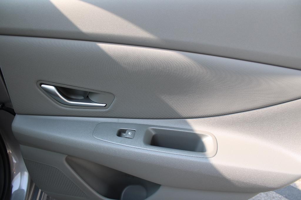 new 2025 Hyundai ELANTRA HEV car, priced at $27,956