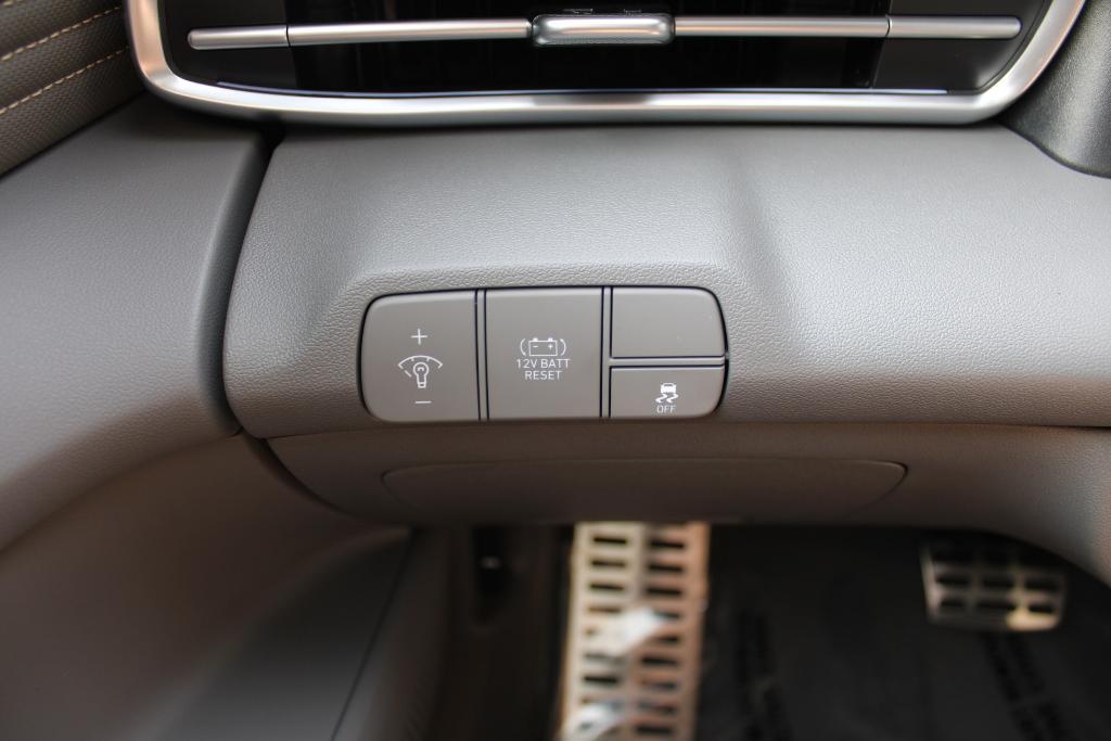 new 2025 Hyundai ELANTRA HEV car, priced at $27,956