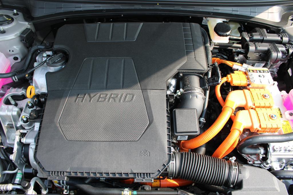 new 2025 Hyundai ELANTRA HEV car, priced at $27,956