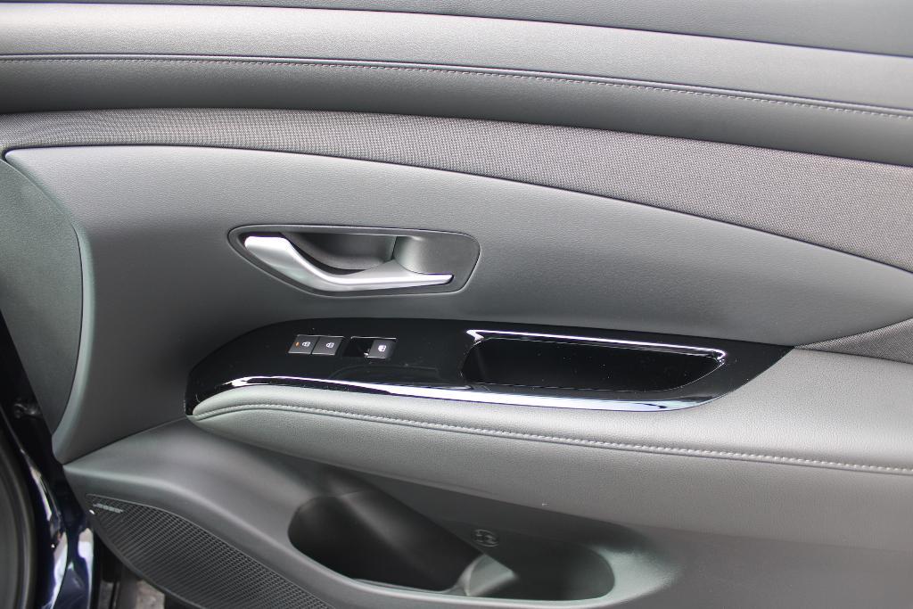 new 2025 Hyundai TUCSON Hybrid car, priced at $40,791