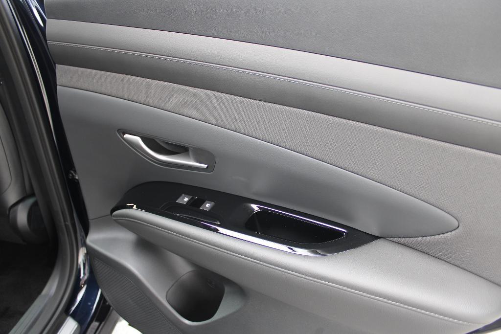 new 2025 Hyundai TUCSON Hybrid car, priced at $40,791