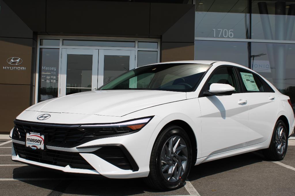 new 2025 Hyundai ELANTRA HEV car, priced at $26,003