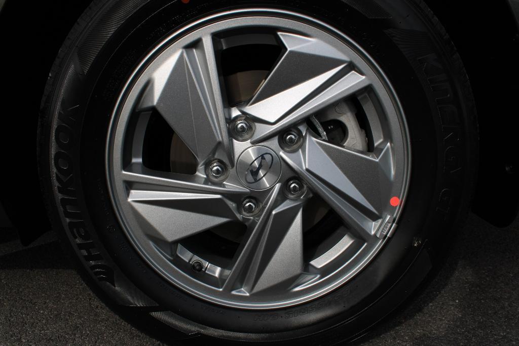 new 2025 Hyundai Elantra car, priced at $22,015