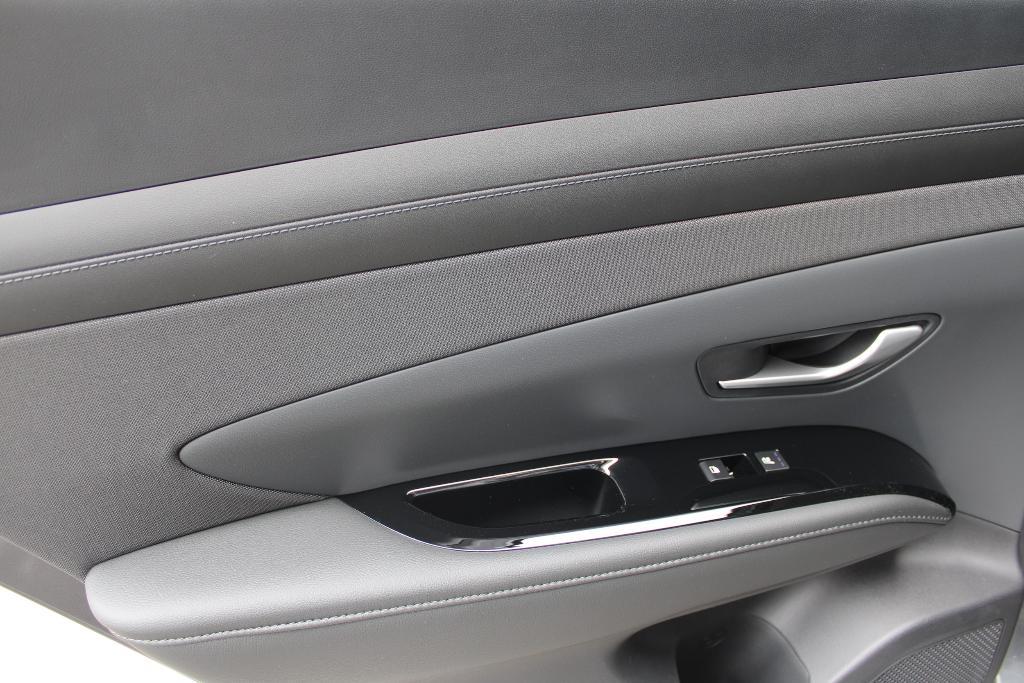 new 2025 Hyundai TUCSON Hybrid car, priced at $40,791