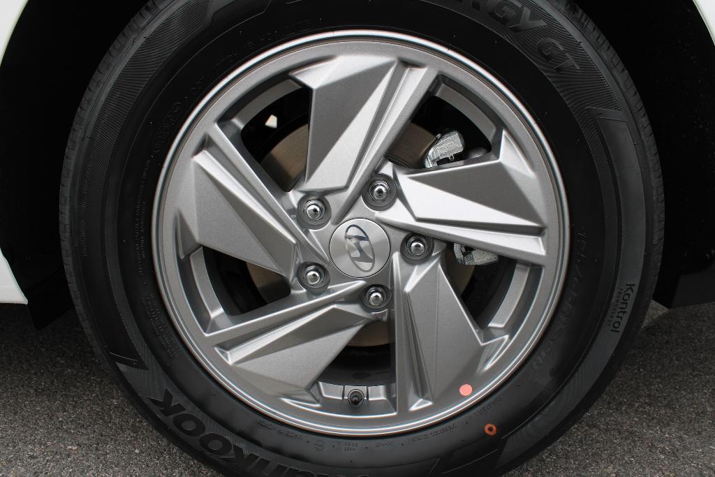 new 2025 Hyundai Elantra car, priced at $22,640