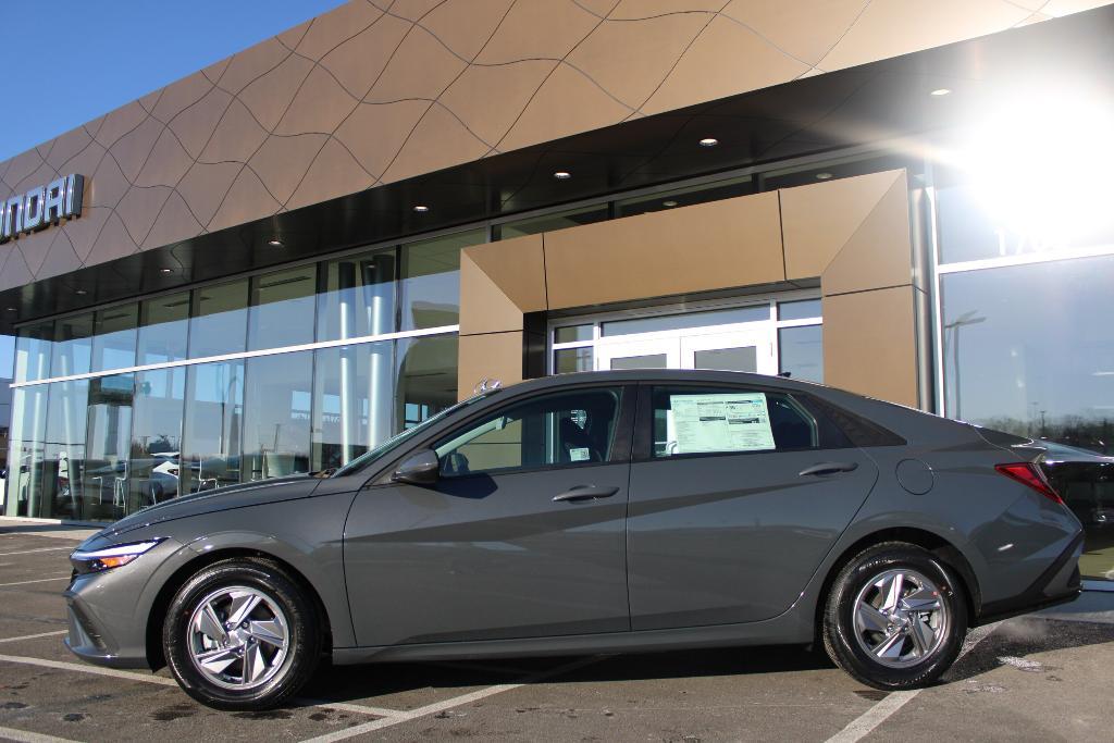 new 2025 Hyundai Elantra car, priced at $23,187