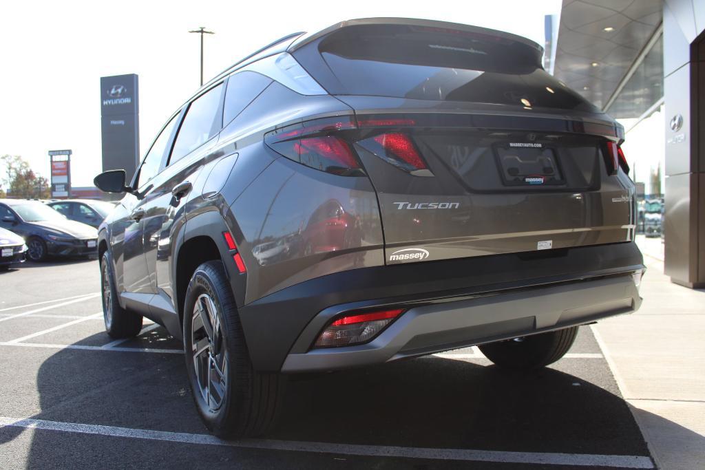 new 2025 Hyundai Tucson Hybrid car, priced at $33,729